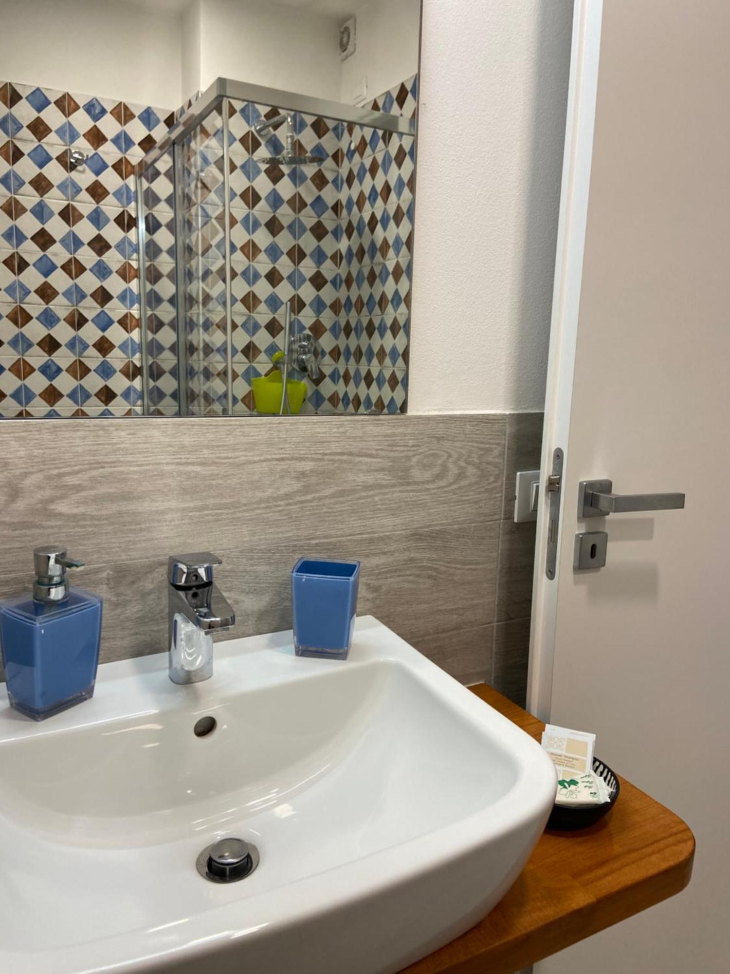 Vita Lenta - Cozy Rooms Специя Экстерьер фото